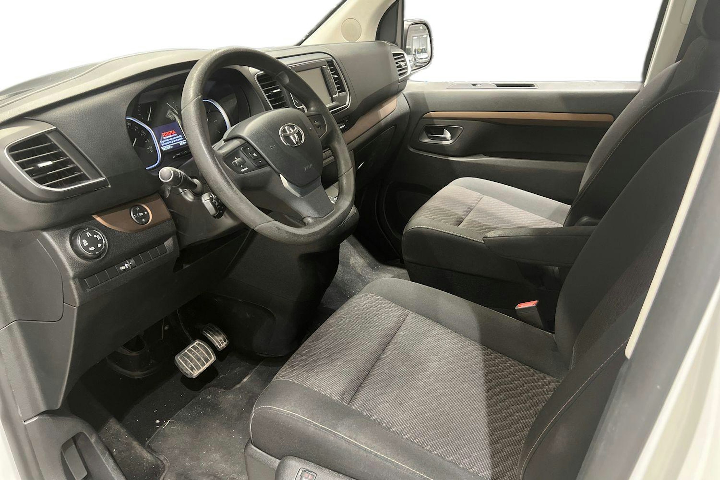 valkoinen Toyota Proace Verso 2018 kuva 8.