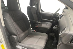 valkoinen Toyota Proace Verso 2018 kuva 11.