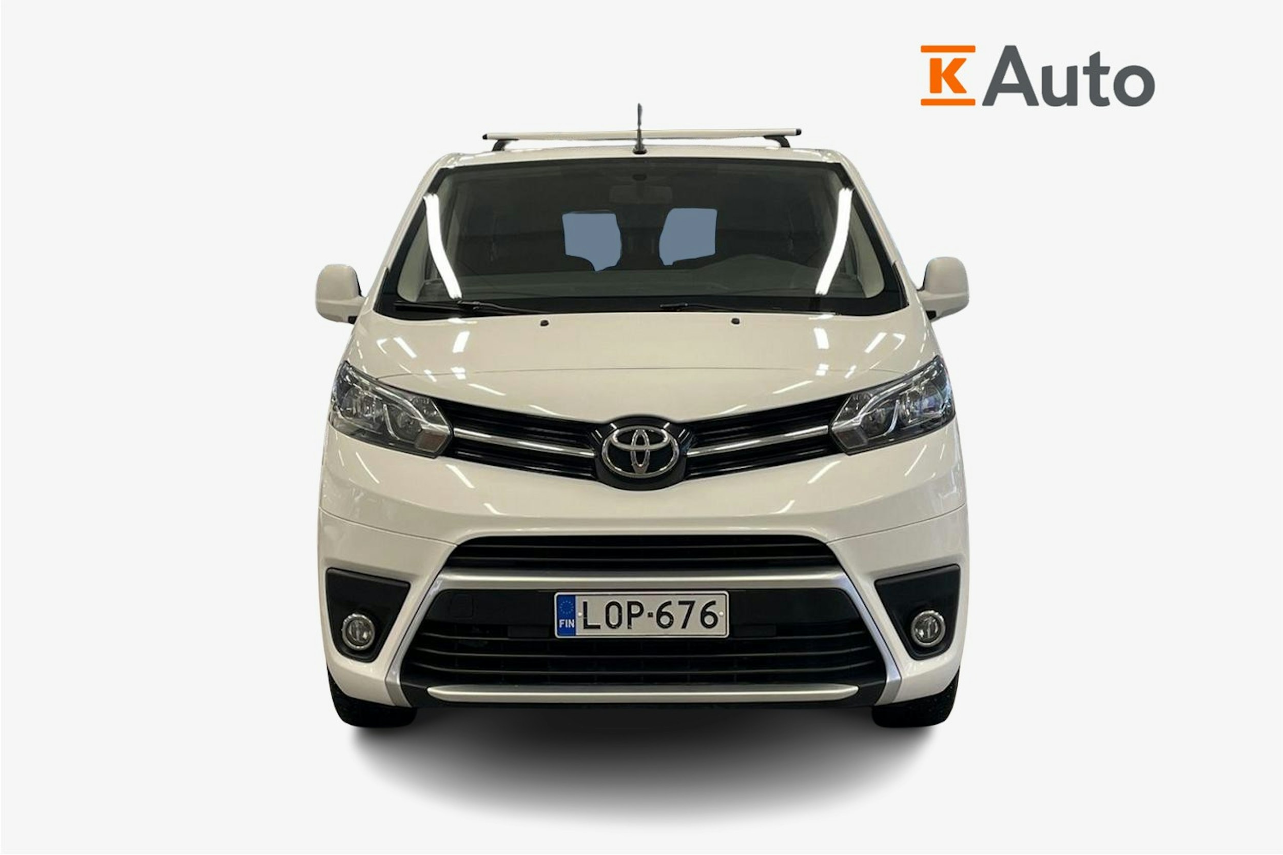 Valkoinen Toyota Proace Verso 2018 kuva 5.