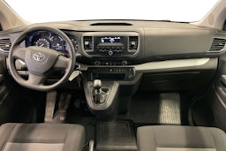 Valkoinen Toyota Proace Verso 2018 kuva 9.