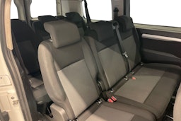 Valkoinen Toyota Proace Verso 2018 kuva 10.