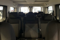 Valkoinen Toyota Proace Verso 2018 kuva 16.