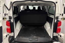 valkoinen Toyota Proace Verso 2018 kuva 14.
