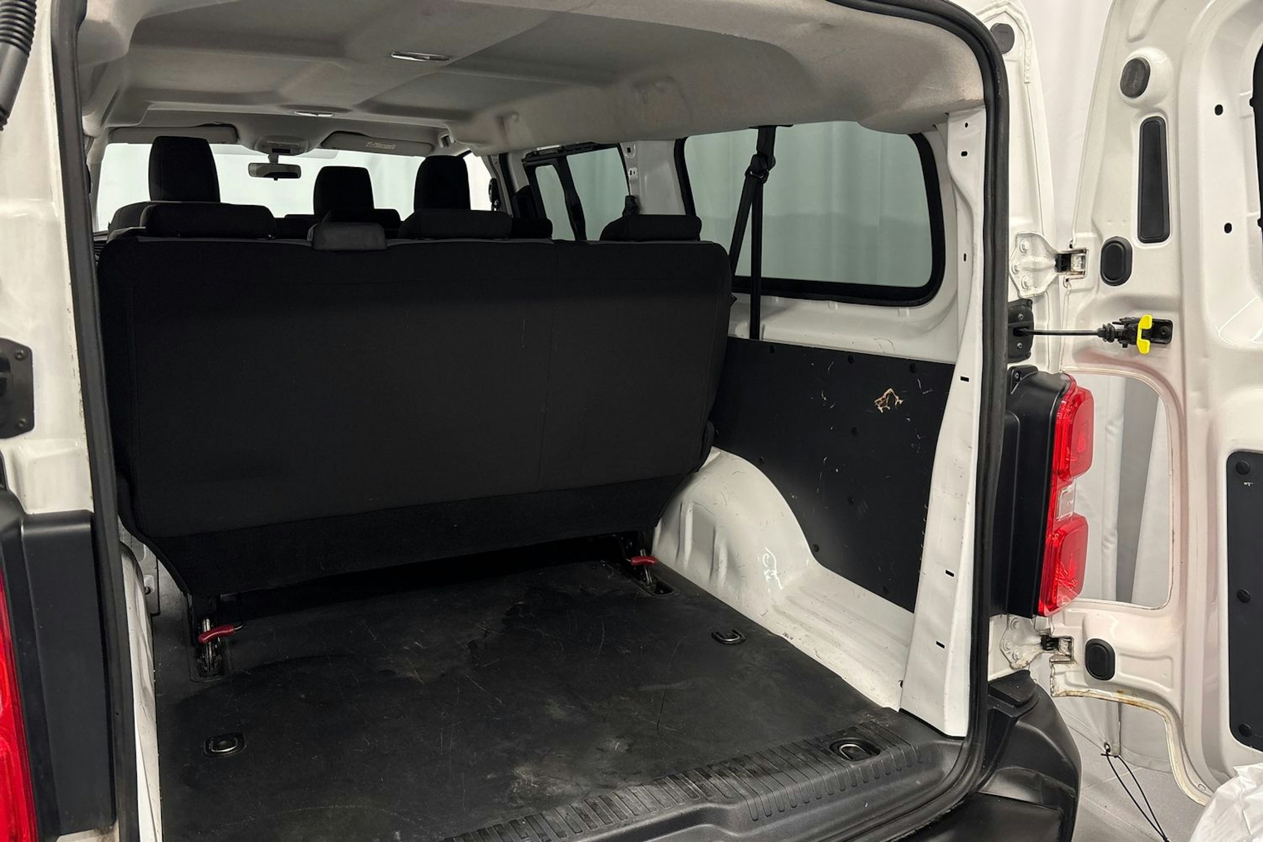 valkoinen Toyota Proace Verso 2018 kuva 15.