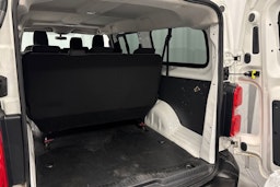 valkoinen Toyota Proace Verso 2018 kuva 15.
