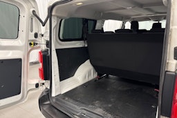 valkoinen Toyota Proace Verso 2018 kuva 16.