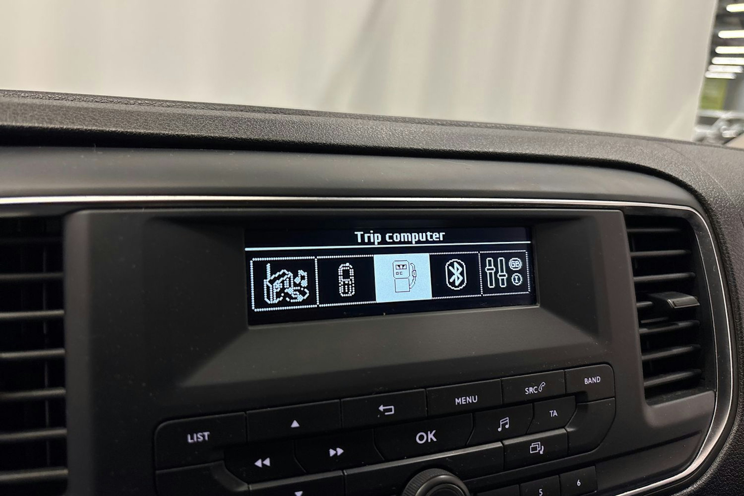 valkoinen Toyota Proace Verso 2018 kuva 21.