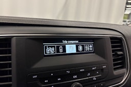 valkoinen Toyota Proace Verso 2018 kuva 21.
