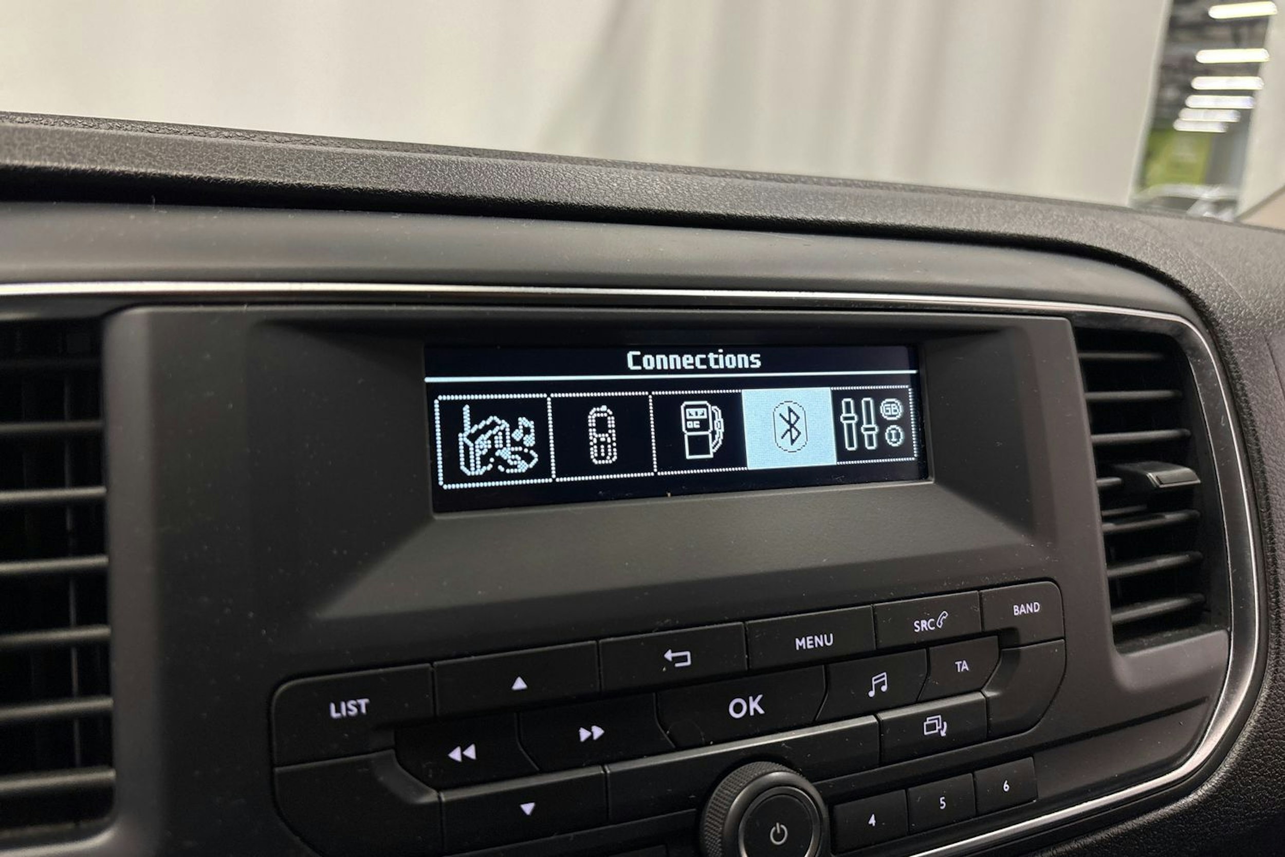 valkoinen Toyota Proace Verso 2018 kuva 22.