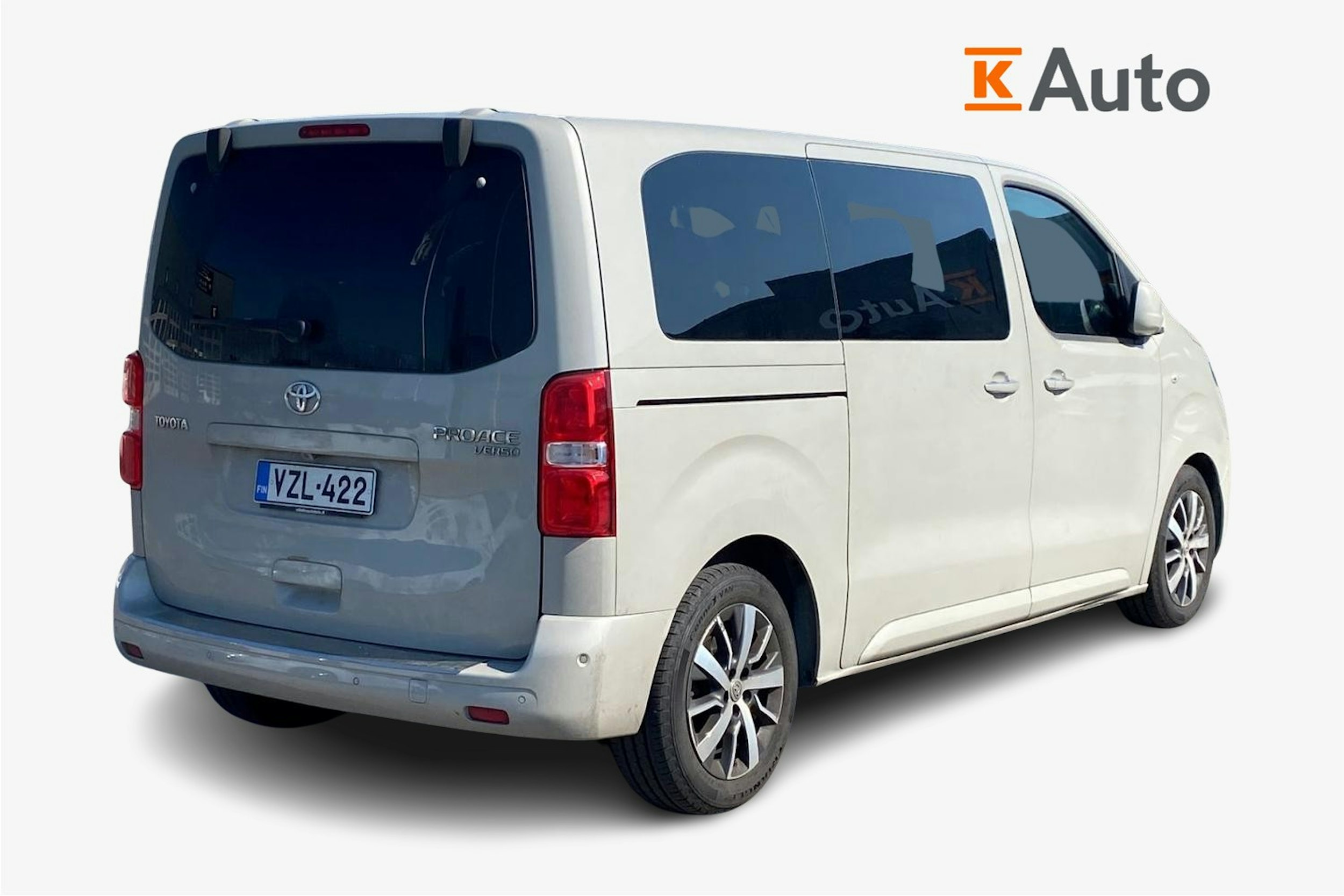 harmaa Toyota Proace Verso 2018 kuva 2.