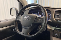 harmaa Toyota Proace Verso 2018 kuva 13.