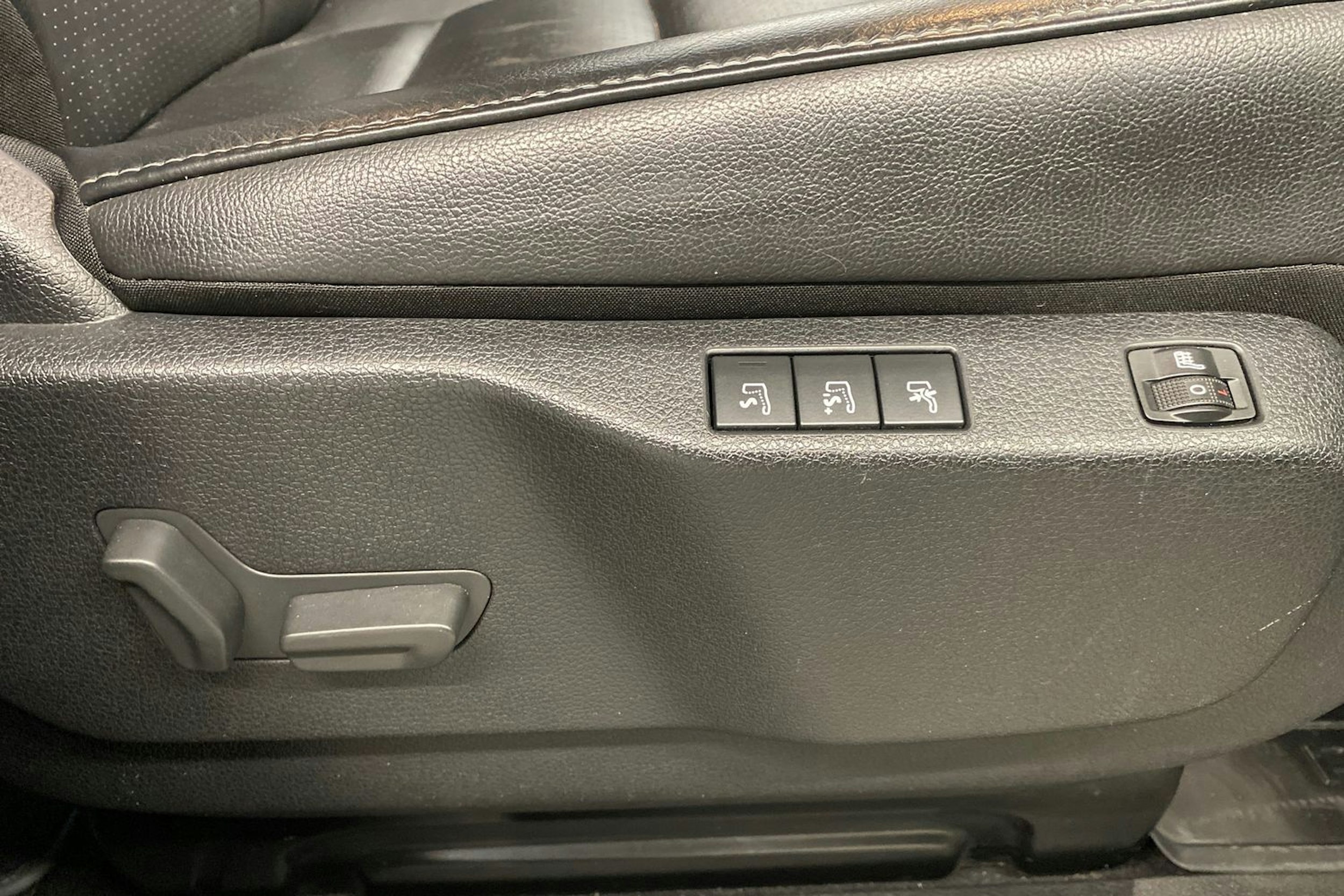 harmaa Toyota Proace Verso 2018 kuva 23.
