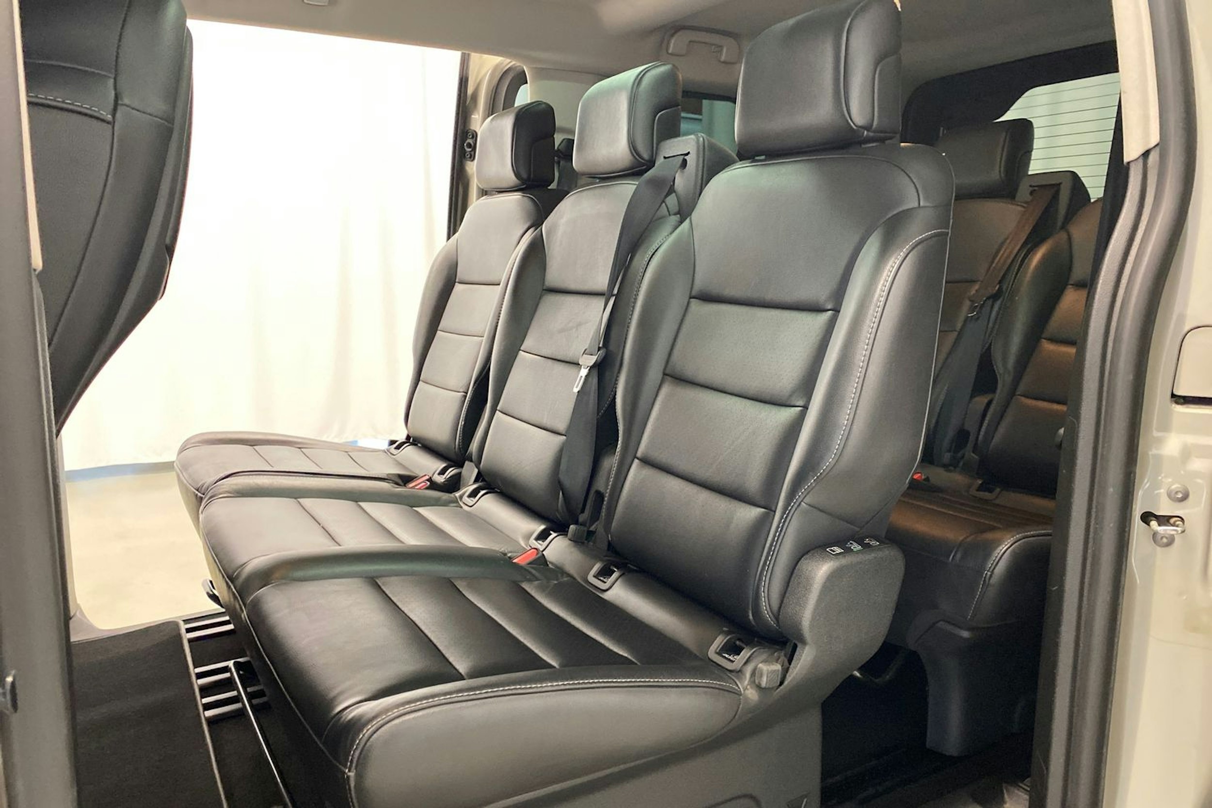 harmaa Toyota Proace Verso 2018 kuva 25.