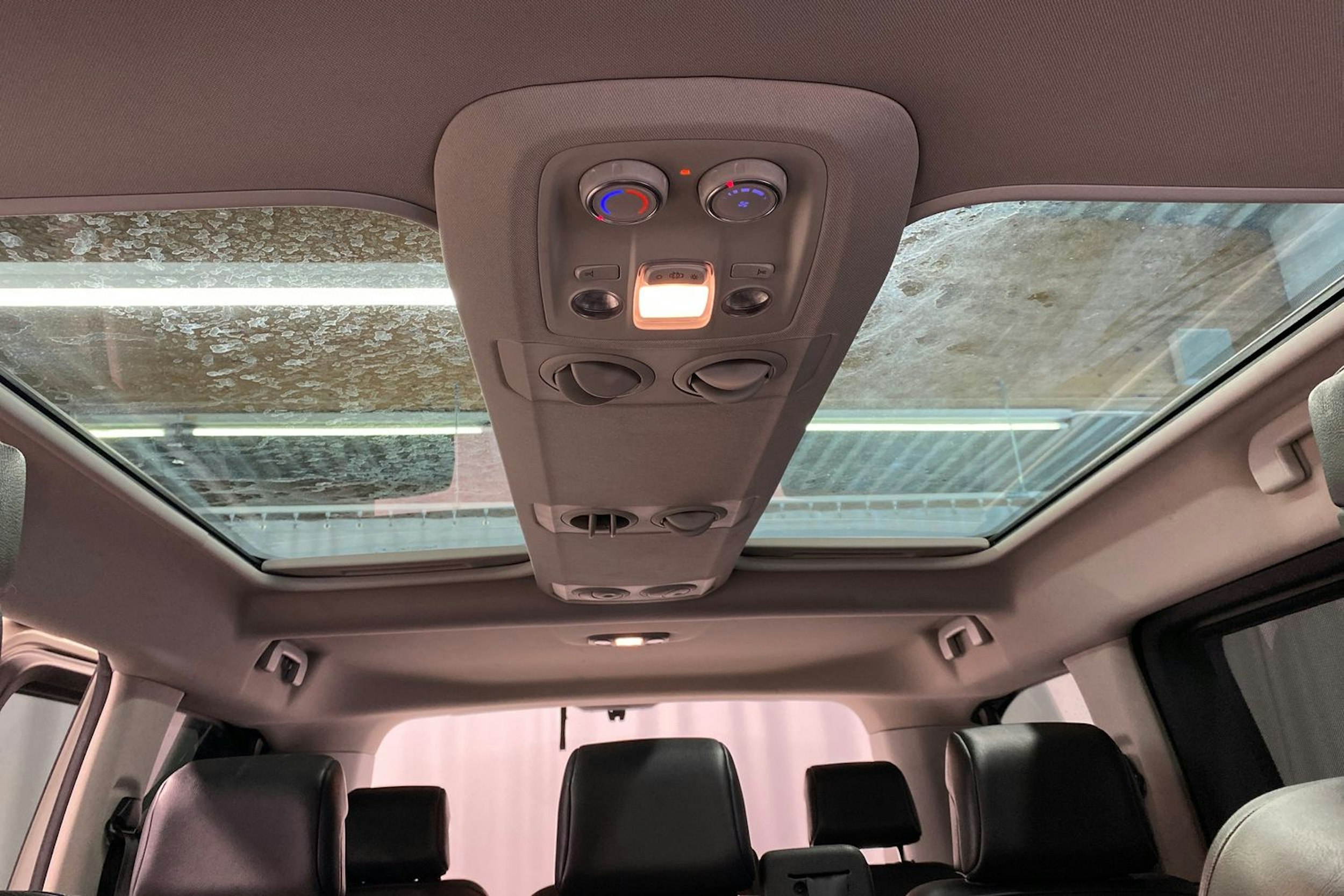 harmaa Toyota Proace Verso 2018 kuva 28.