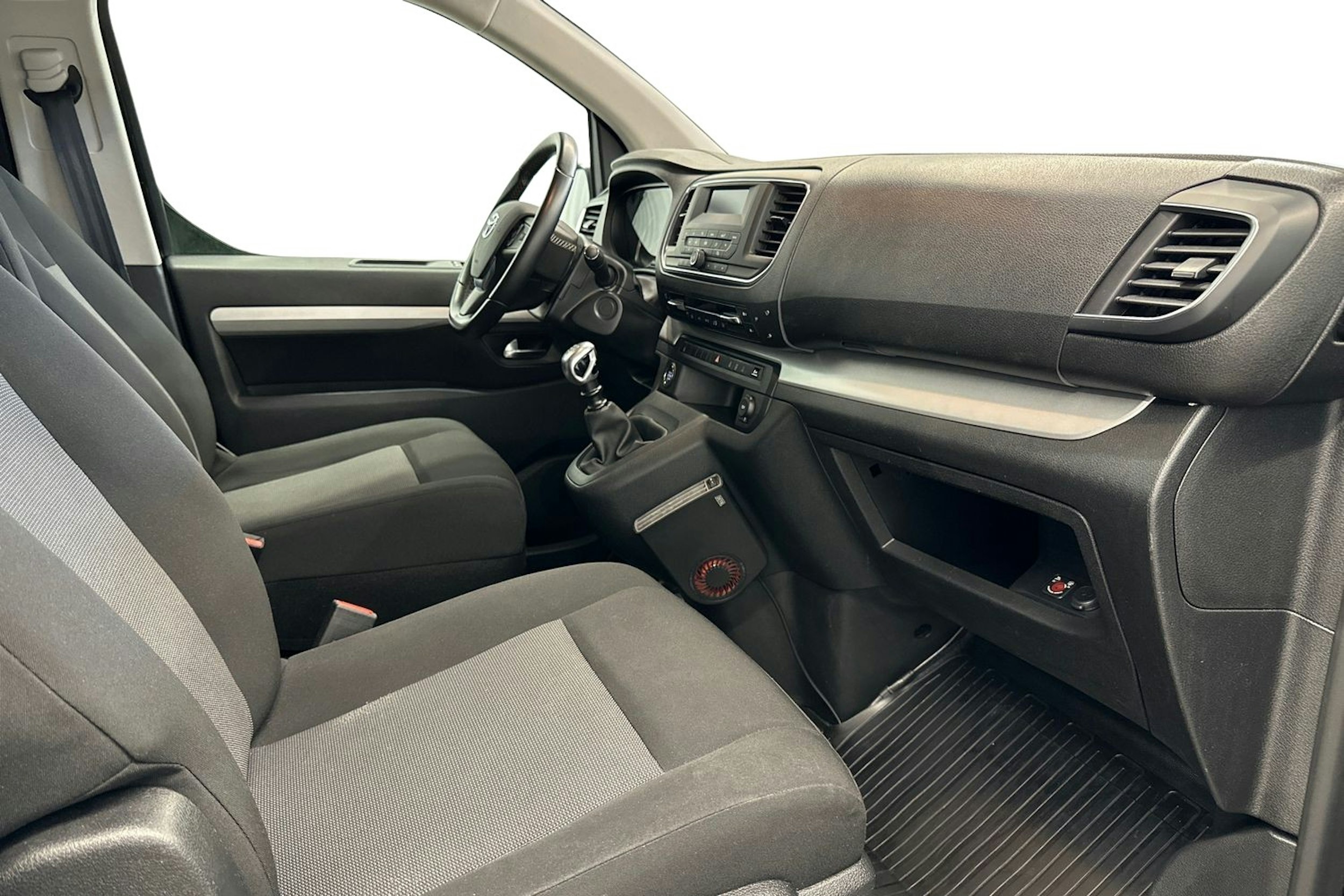 musta Toyota Proace Verso 2019 kuva 10.