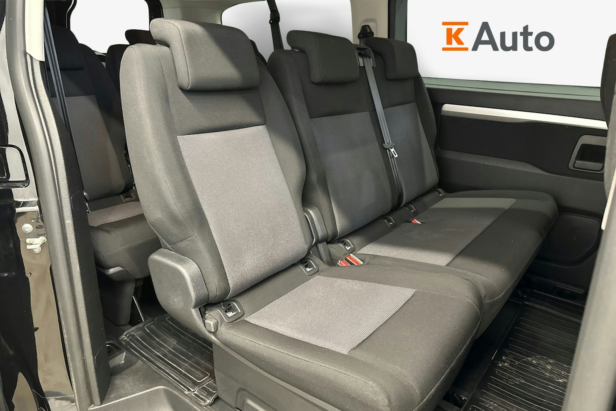 musta Toyota Proace Verso 2019 kuva 11.