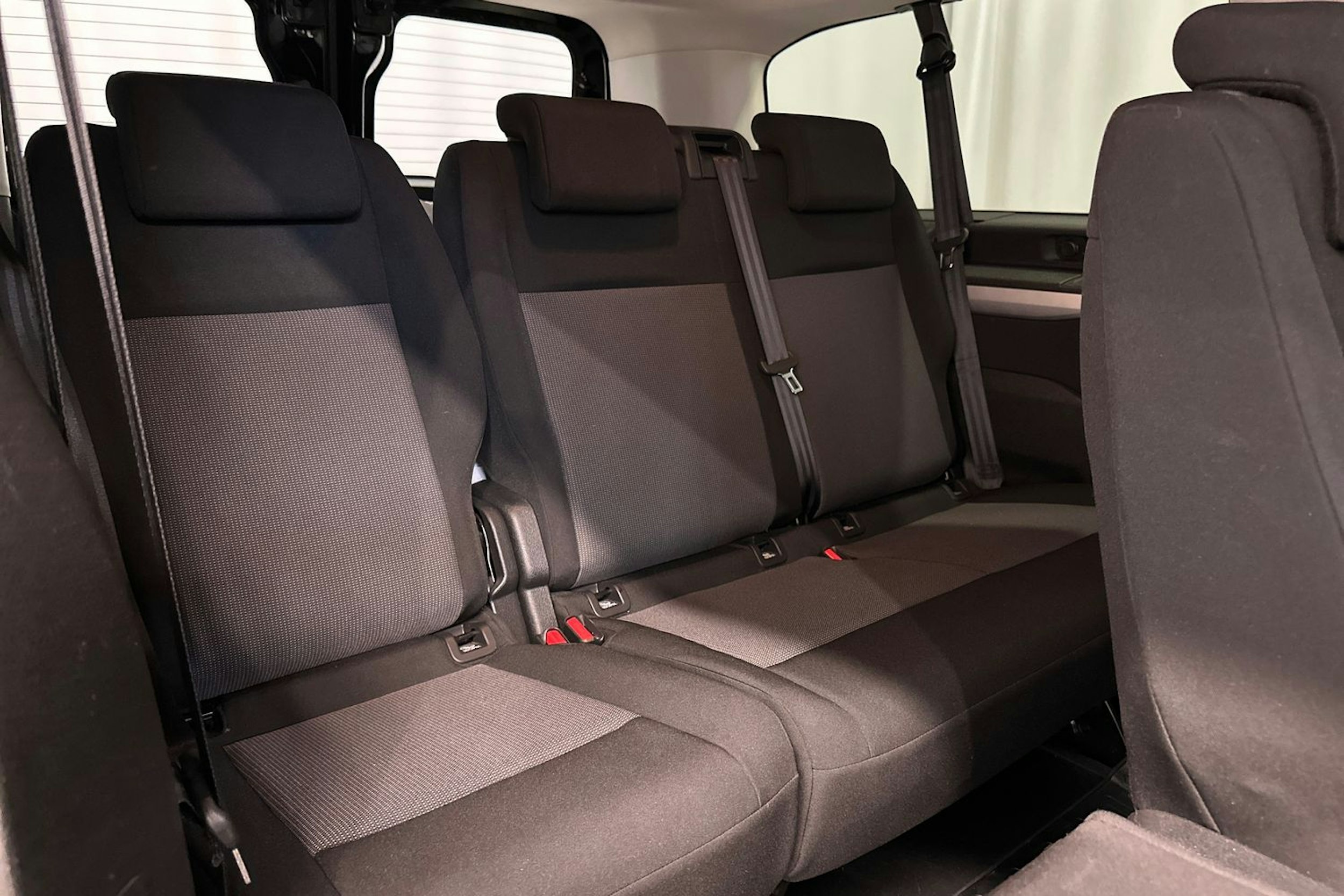 musta Toyota Proace Verso 2019 kuva 12.