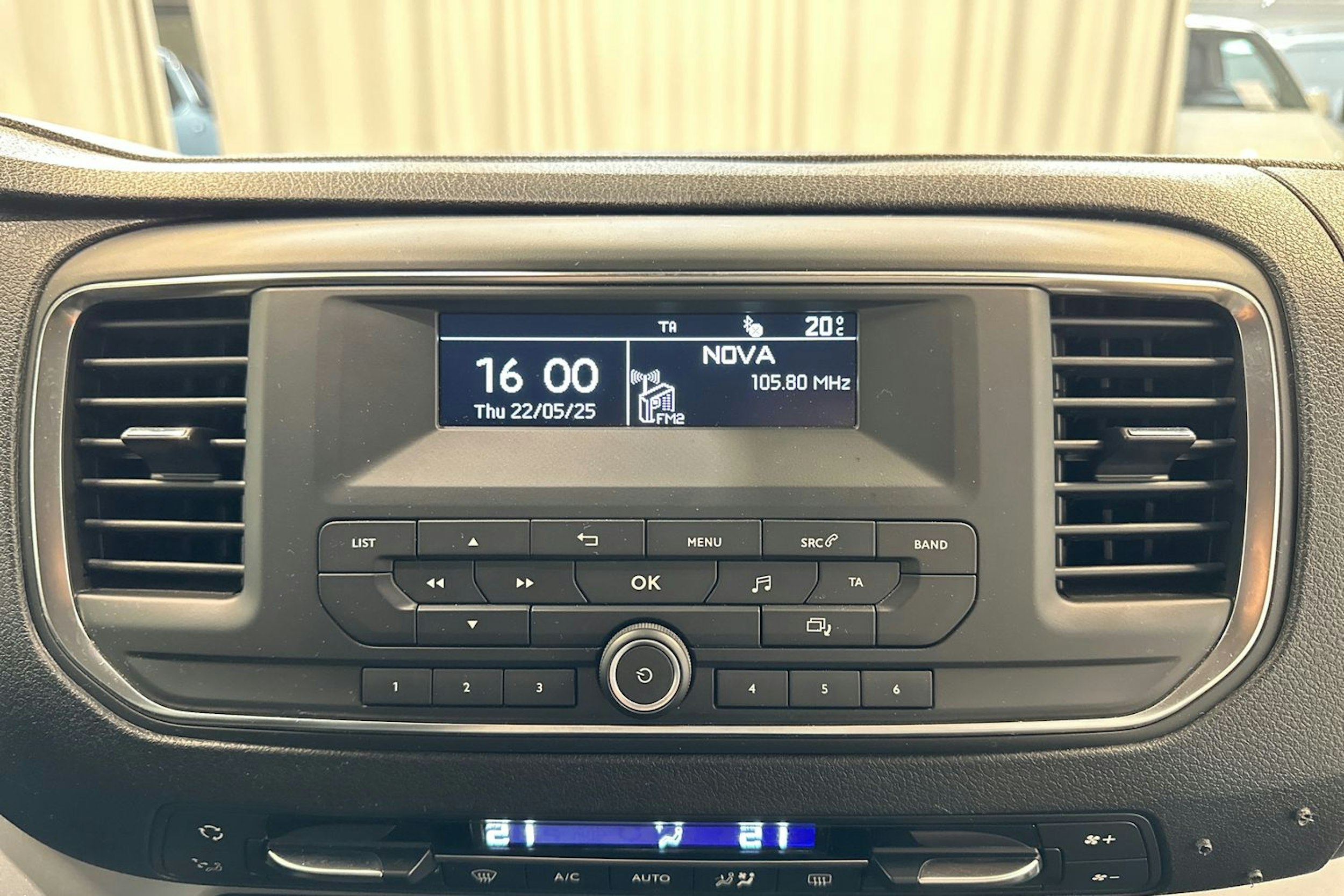 musta Toyota Proace Verso 2019 kuva 13.