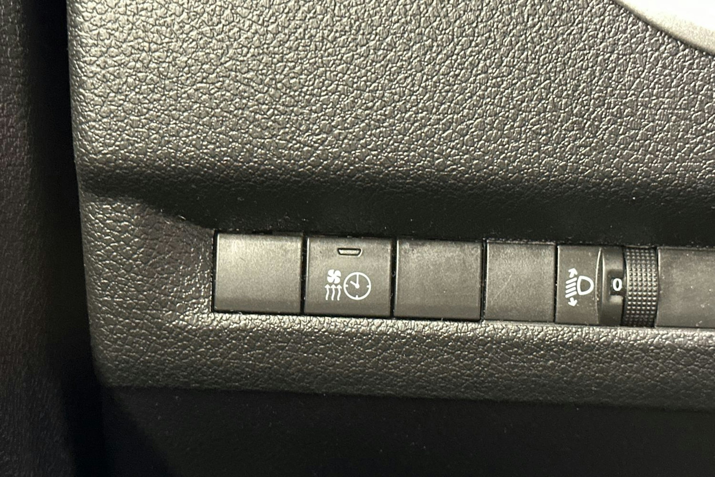 musta Toyota Proace Verso 2019 kuva 16.