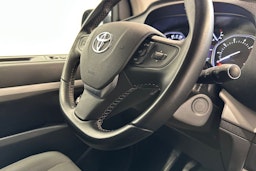 musta Toyota Proace Verso 2019 kuva 17.