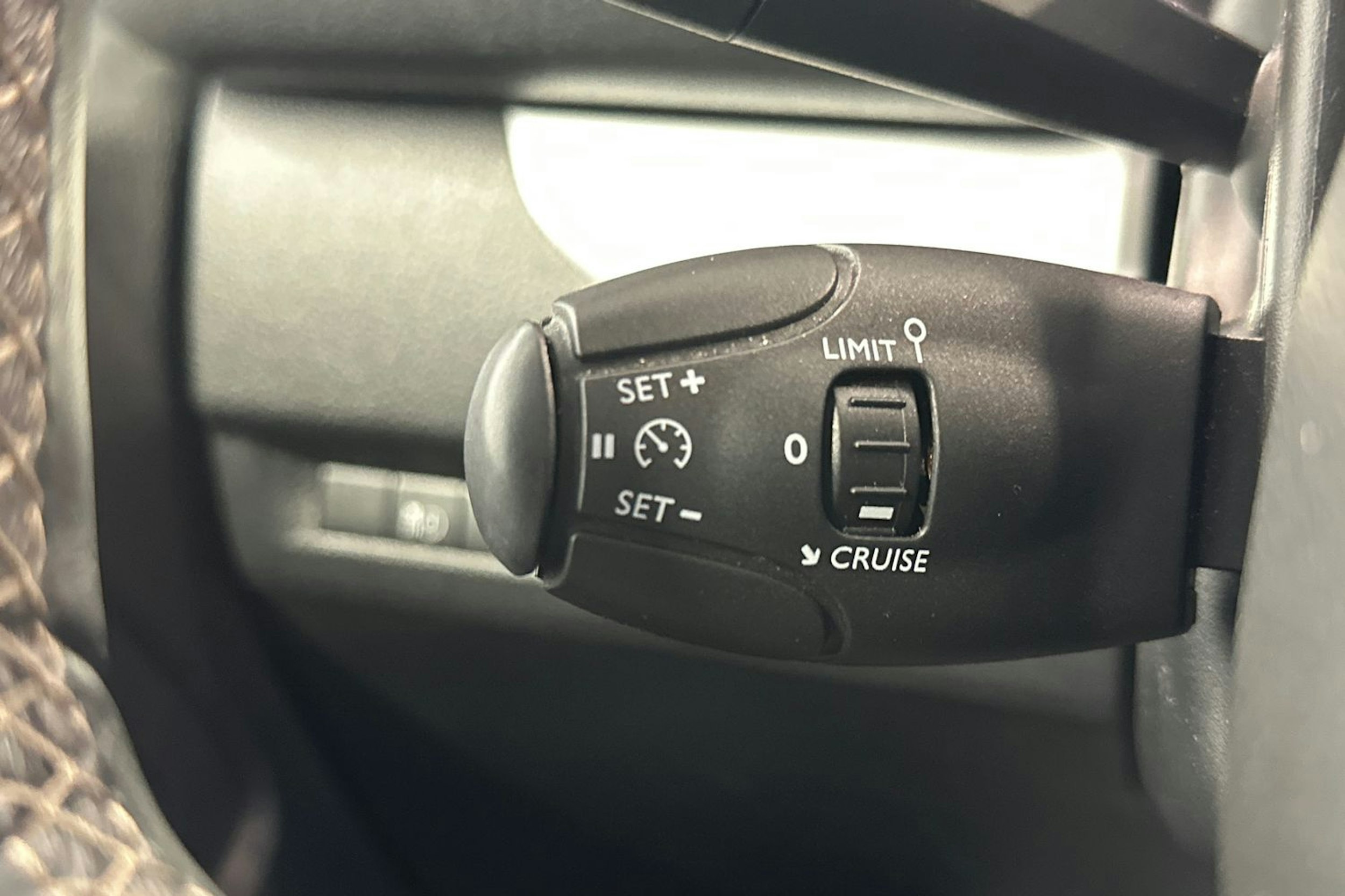 musta Toyota Proace Verso 2019 kuva 18.