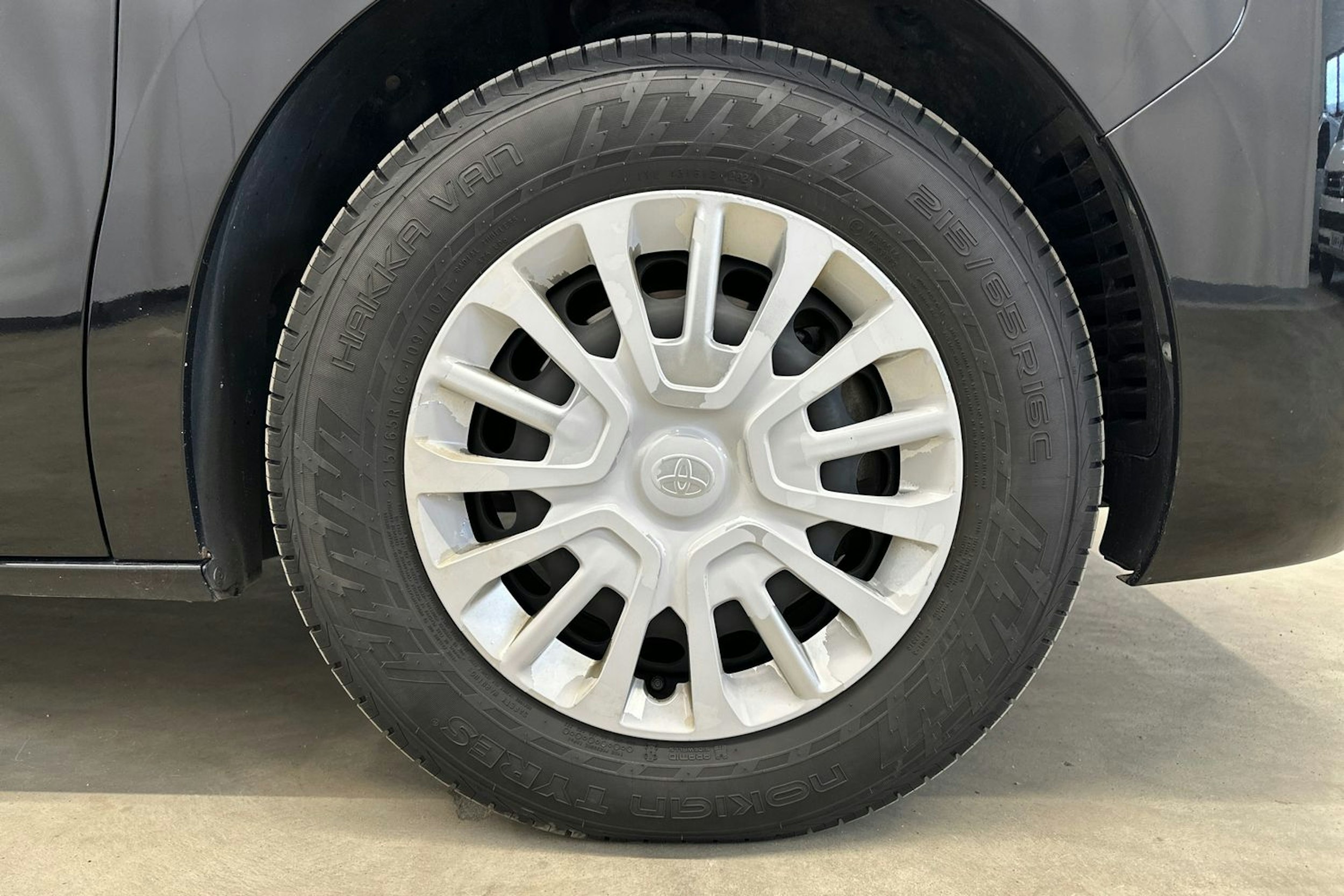 musta Toyota Proace Verso 2019 kuva 22.