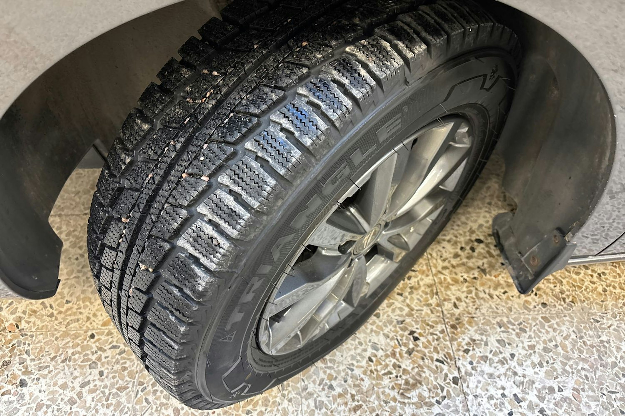 harmaa Toyota Proace Verso 2019 kuva 13.