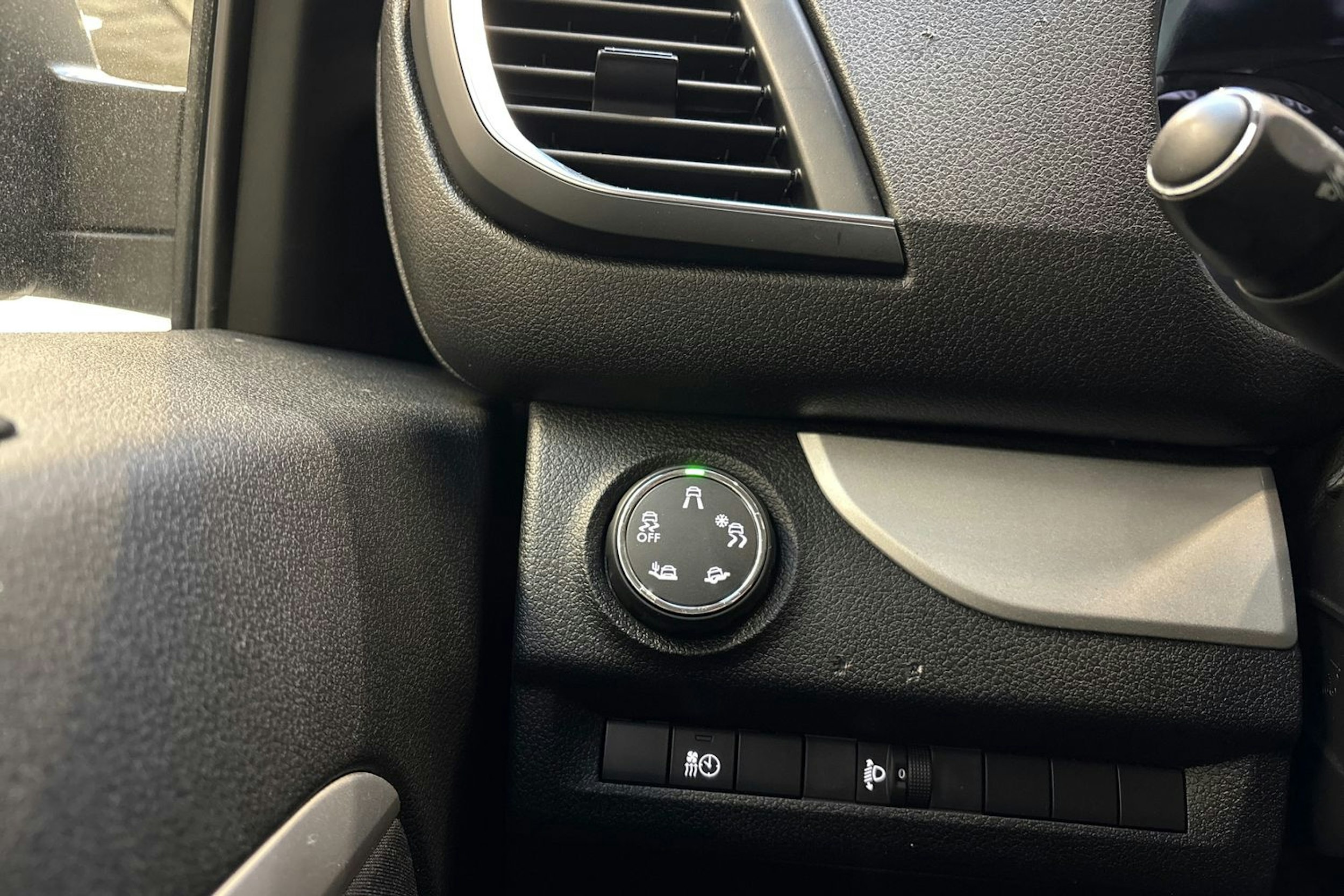 harmaa Toyota Proace Verso 2019 kuva 18.