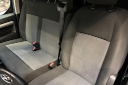 harmaa Toyota Proace Verso 2019 kuva 23.