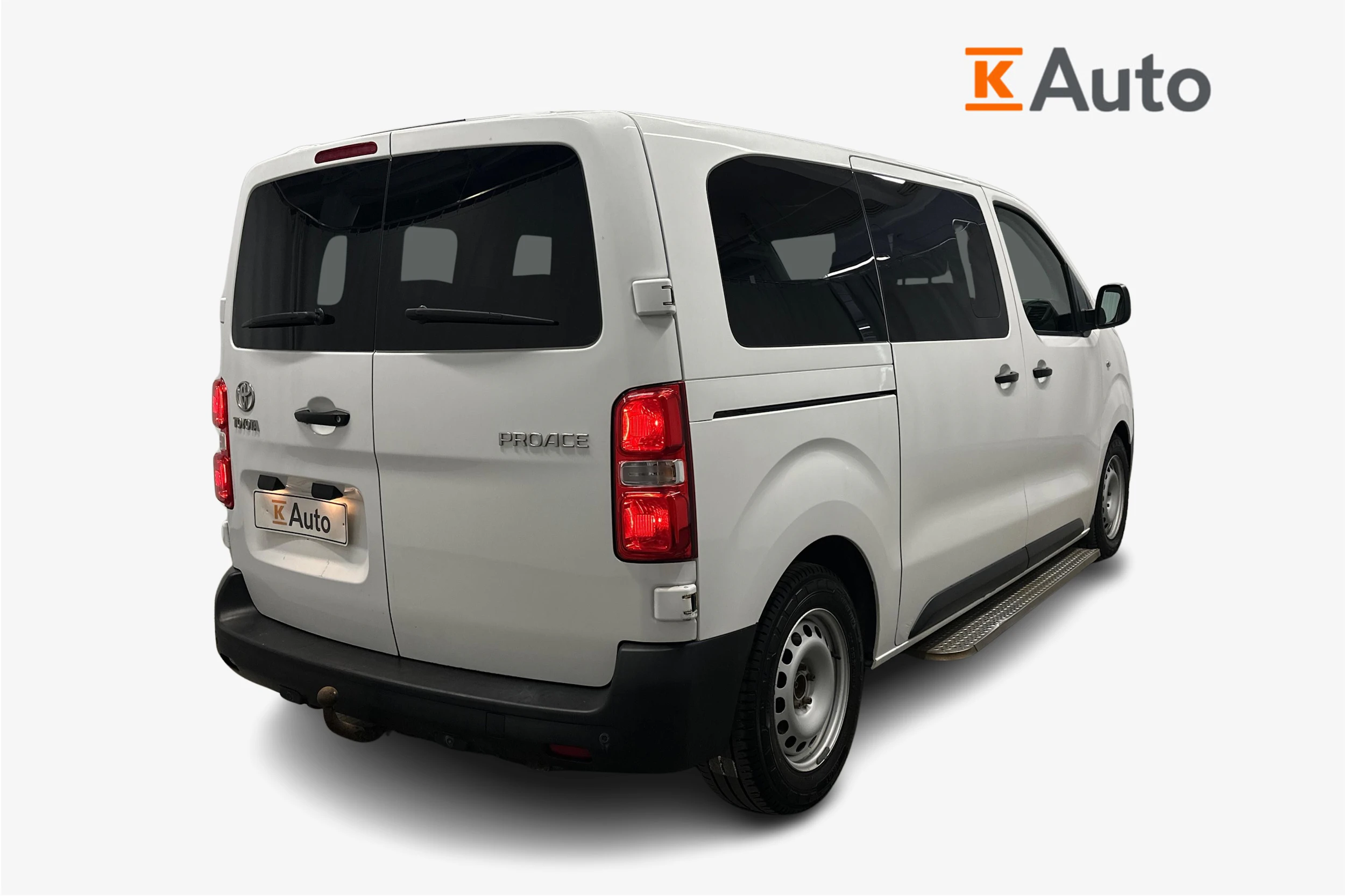 valkoinen Toyota Proace Verso 2019 kuva 2.