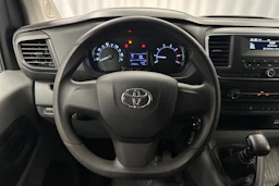 valkoinen Toyota Proace Verso 2019 kuva 11.