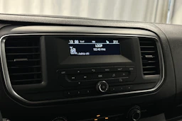valkoinen Toyota Proace Verso 2019 kuva 15.
