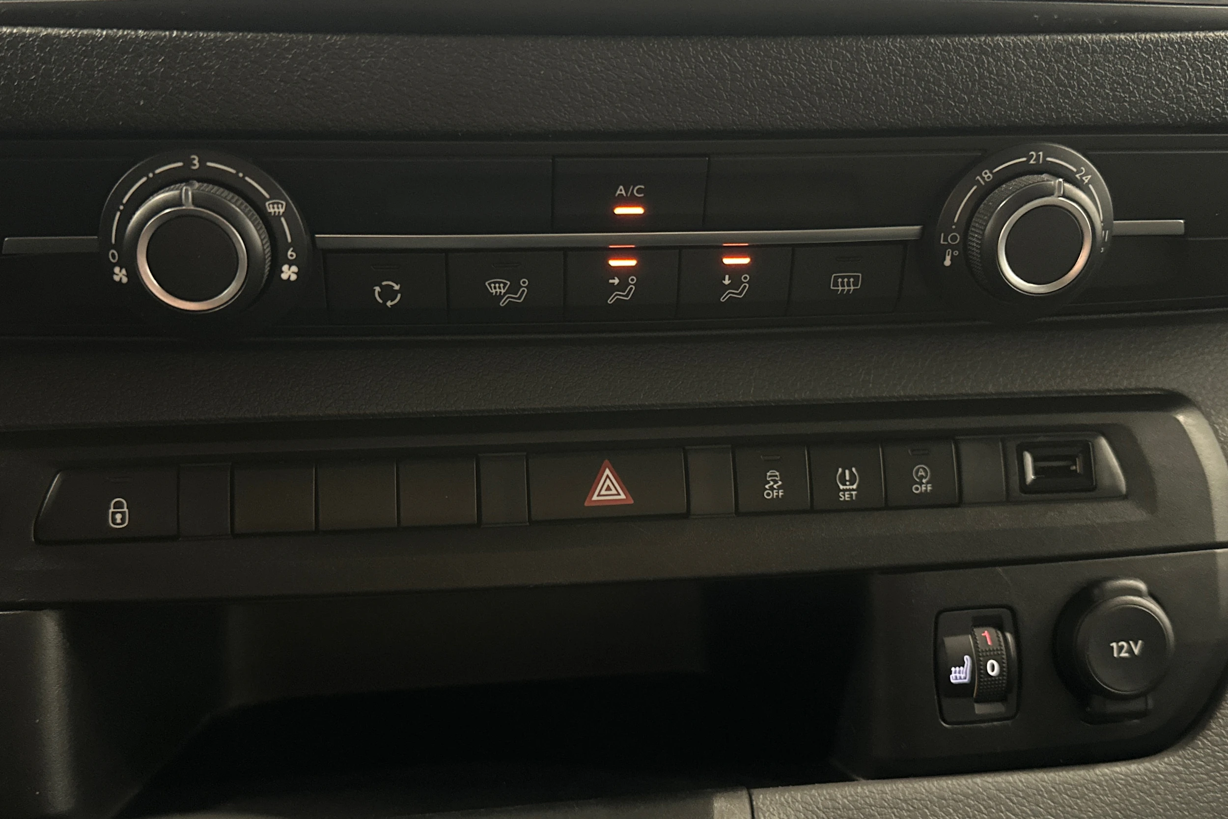 valkoinen Toyota Proace Verso 2019 kuva 17.