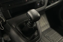 valkoinen Toyota Proace Verso 2019 kuva 18.