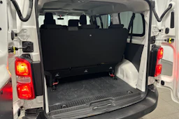 valkoinen Toyota Proace Verso 2019 kuva 19.