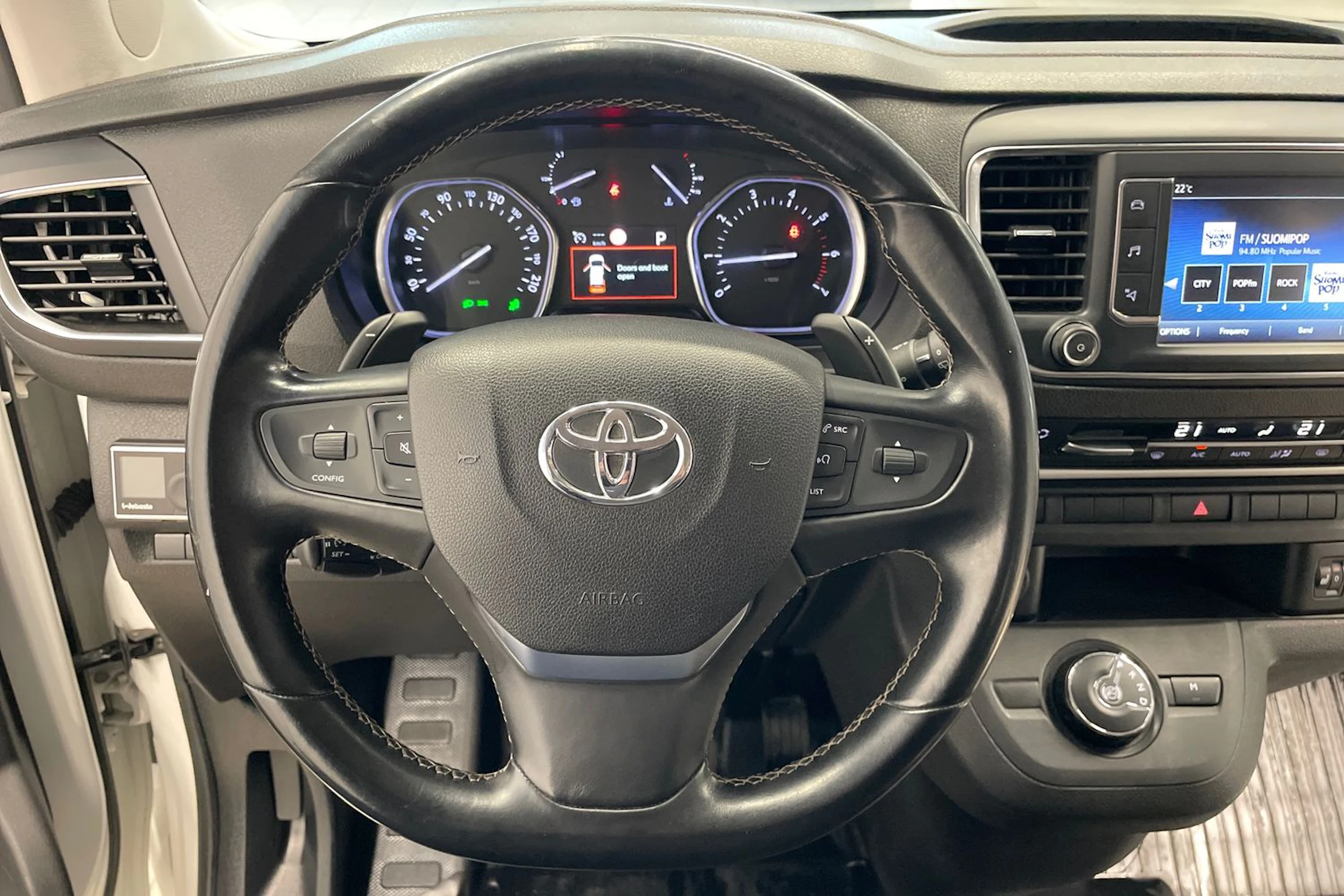 Valkoinen Toyota Proace Verso 2019 kuva 23.