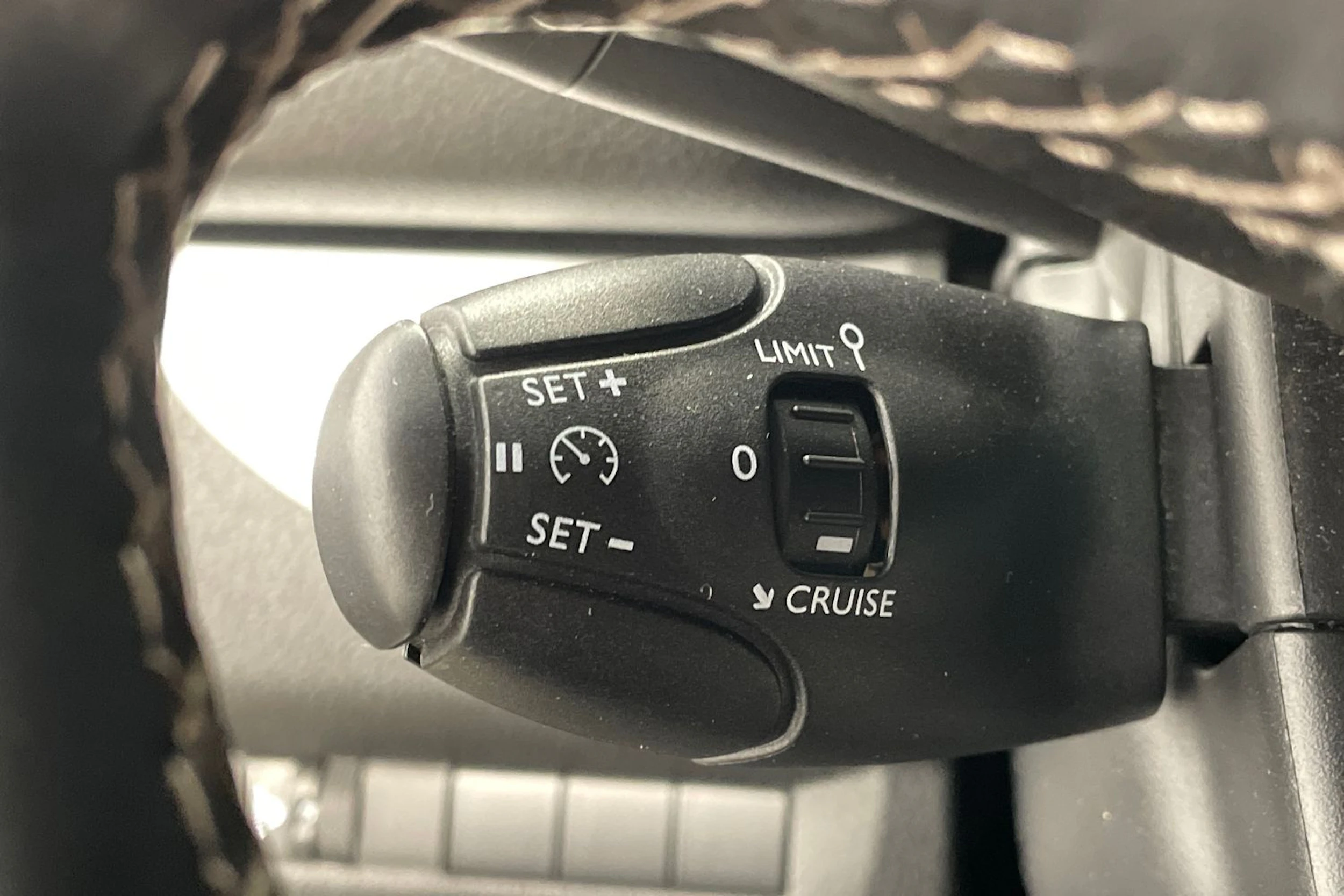 Valkoinen Toyota Proace Verso 2019 kuva 24.