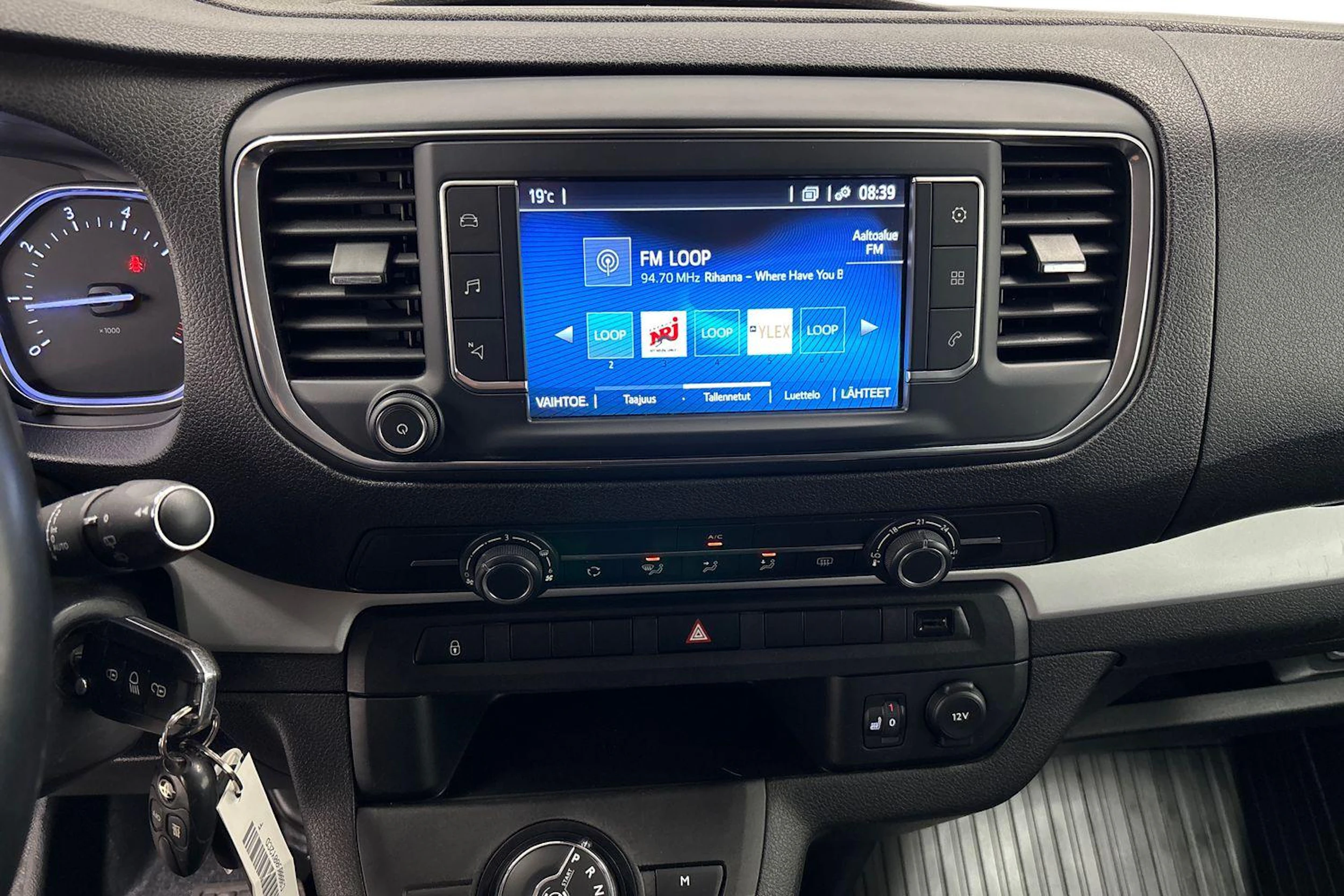 valkoinen Toyota Proace Verso 2020 kuva 9.