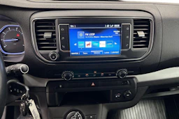 valkoinen Toyota Proace Verso 2020 kuva 9.