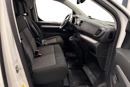 valkoinen Toyota Proace Verso 2020 kuva 11.