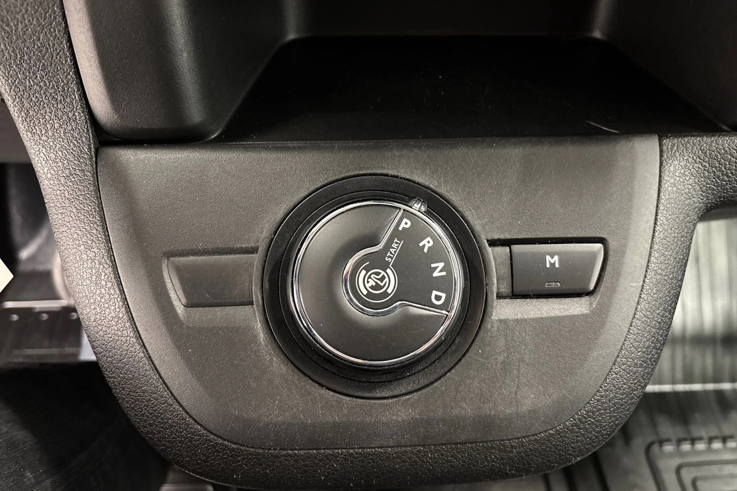 valkoinen Toyota Proace Verso 2020 kuva 18.