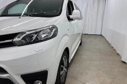 valkoinen Toyota Proace Verso 2020 kuva 20.