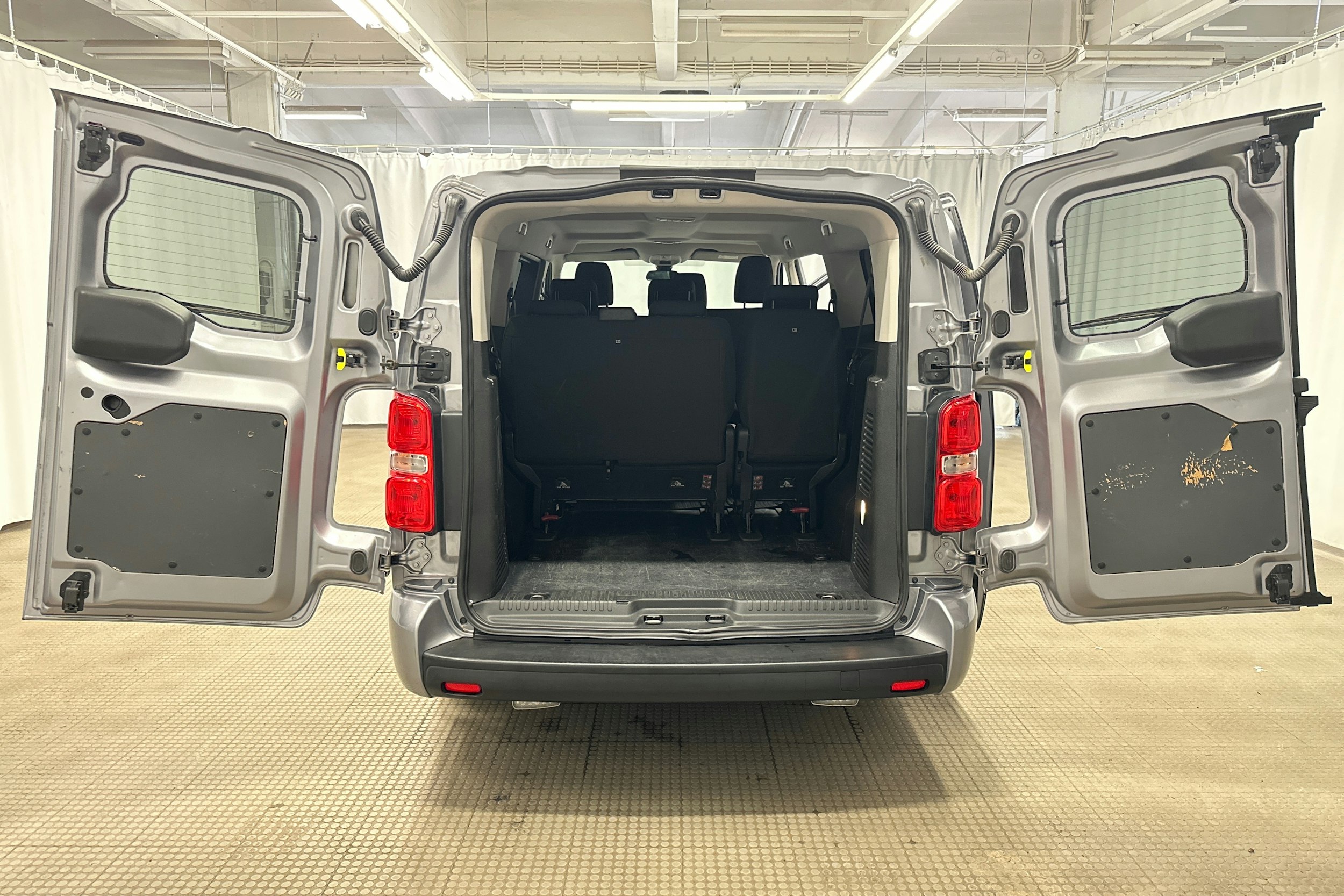 hopea Toyota Proace Verso 2020 kuva 21.