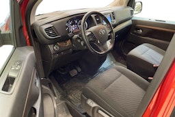 oranssi Toyota Proace Verso 2020 kuva 3.