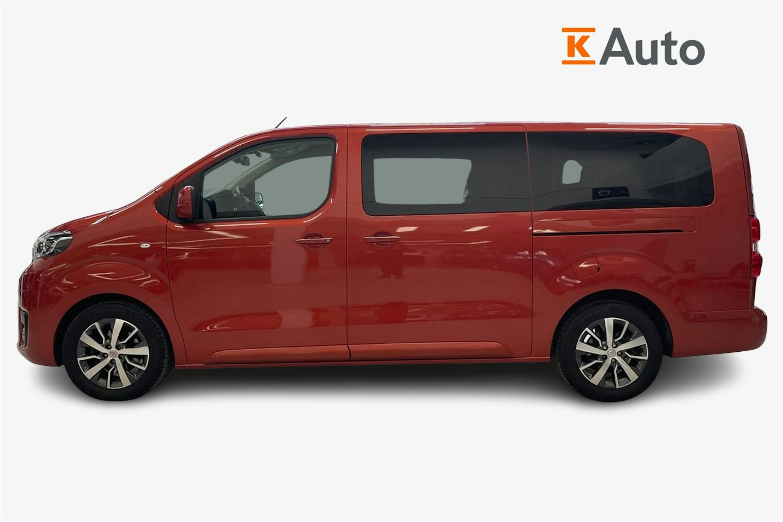 oranssi Toyota Proace Verso 2020 kuva 6.