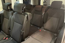 oranssi Toyota Proace Verso 2020 kuva 13.