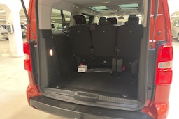 oranssi Toyota Proace Verso 2020 kuva 15.