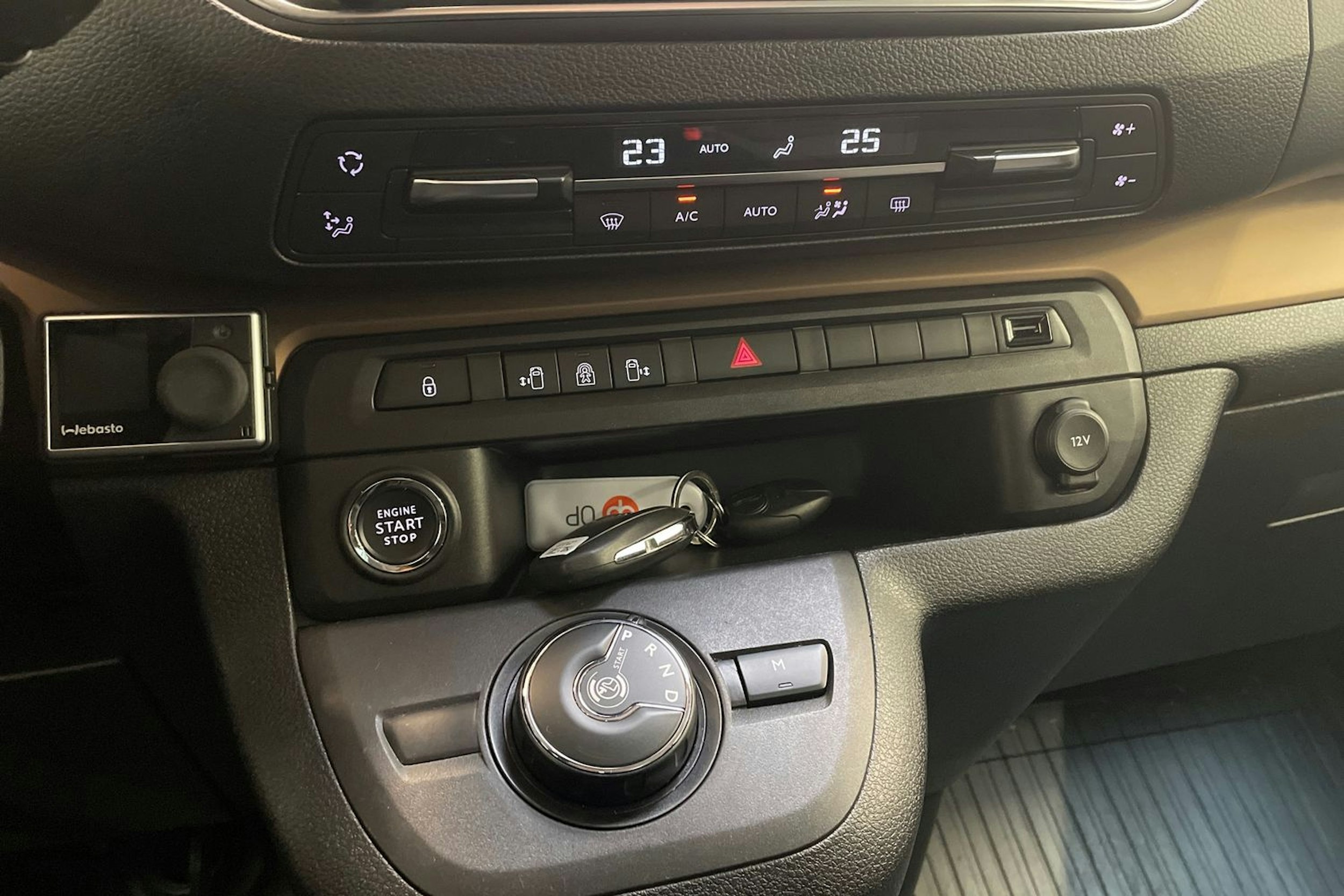 oranssi Toyota Proace Verso 2020 kuva 28.