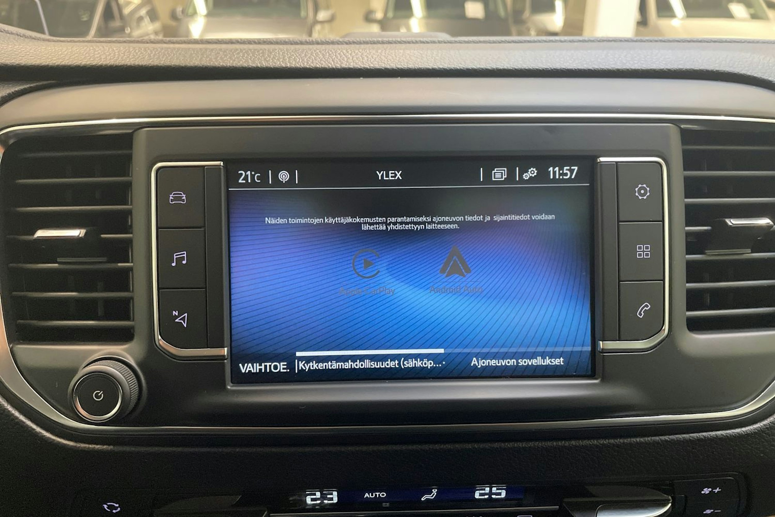 oranssi Toyota Proace Verso 2020 kuva 31.