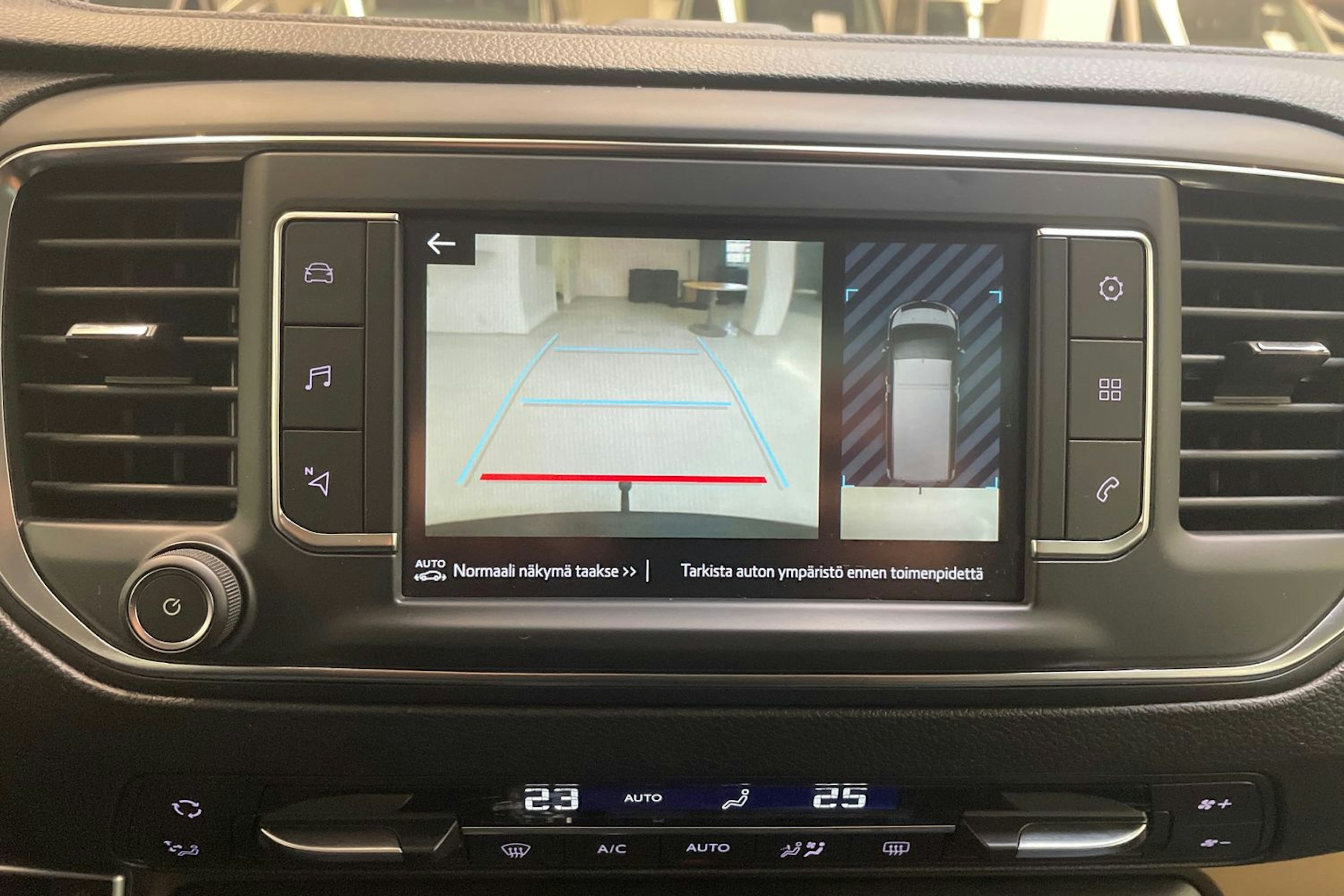 oranssi Toyota Proace Verso 2020 kuva 33.